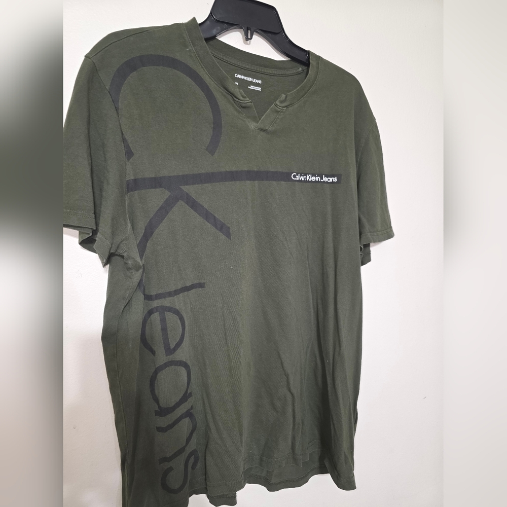 Calvin Klein Men's Green T-Shirt